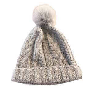 Amicale 100% Cashmere Gray Cable Knit Beanie Hat Shearling Fur Pom OS NWT